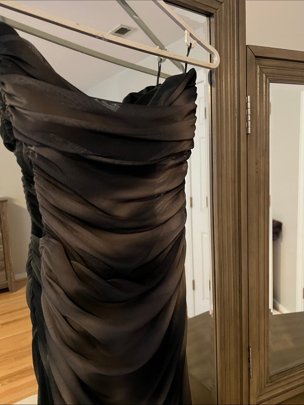 Ruched Strapless Evening Gown - New no tag - Picture 3 of 6